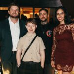 Paulo Pederiva e Jaqueline Carvalho da Bartz com os artistas Eduardo Moraes e Gabriel Veiz